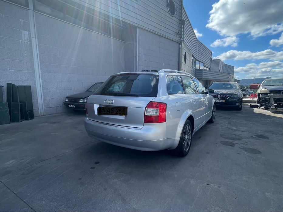 AUDI A4 1.9 TDI  ANO 2002 com revisão e pintura nova
