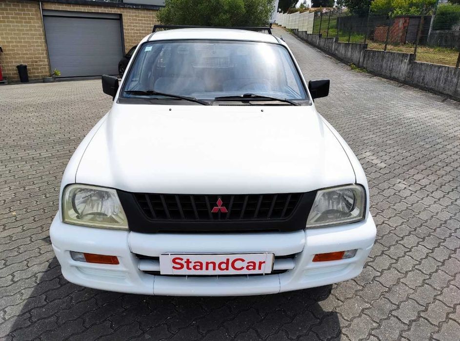 Mitsubishi l200 4 lugares