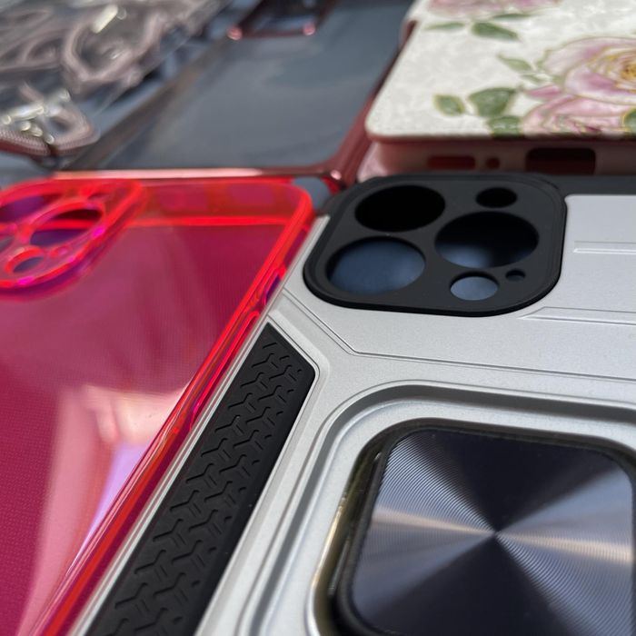 Zestaw 10 Kolorowych Etui na Telefony - Mix Marek oraz Modeli