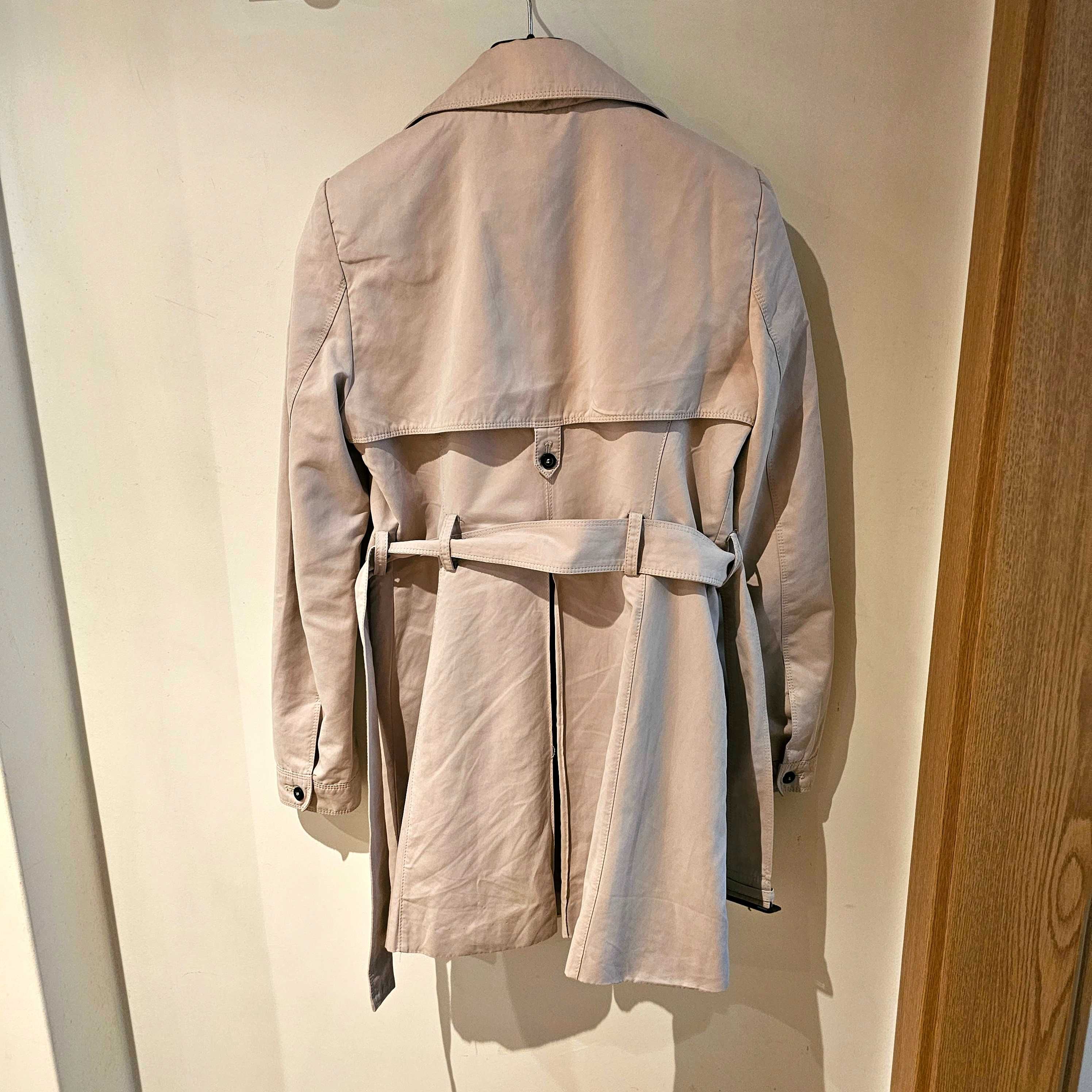 Gabardina Trench curta Zara