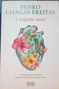 Livro "É urgente amar" de Pedro Chagas Freitas