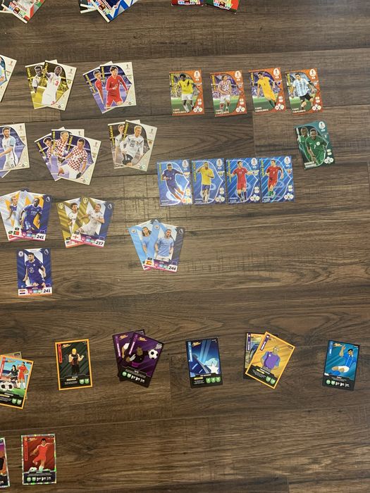 235 szt. Karty piłkarskie Panini Fifa 2018, 2022, 2023, 2024