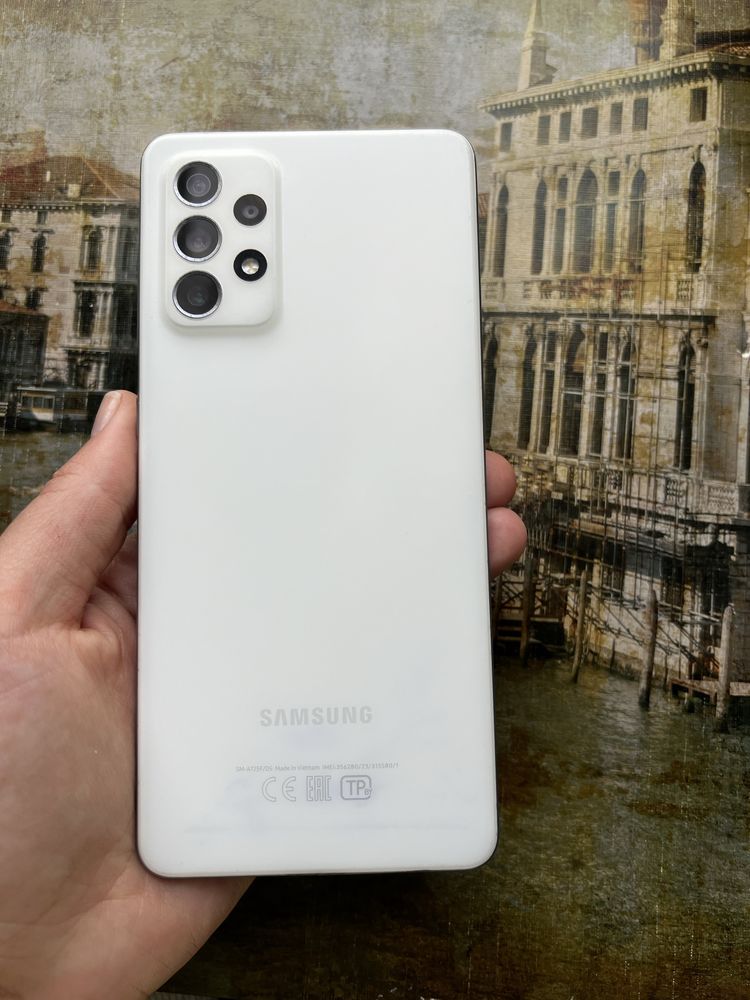 Білий смартфон телефон Samsung Самсунг А 72 на 128г