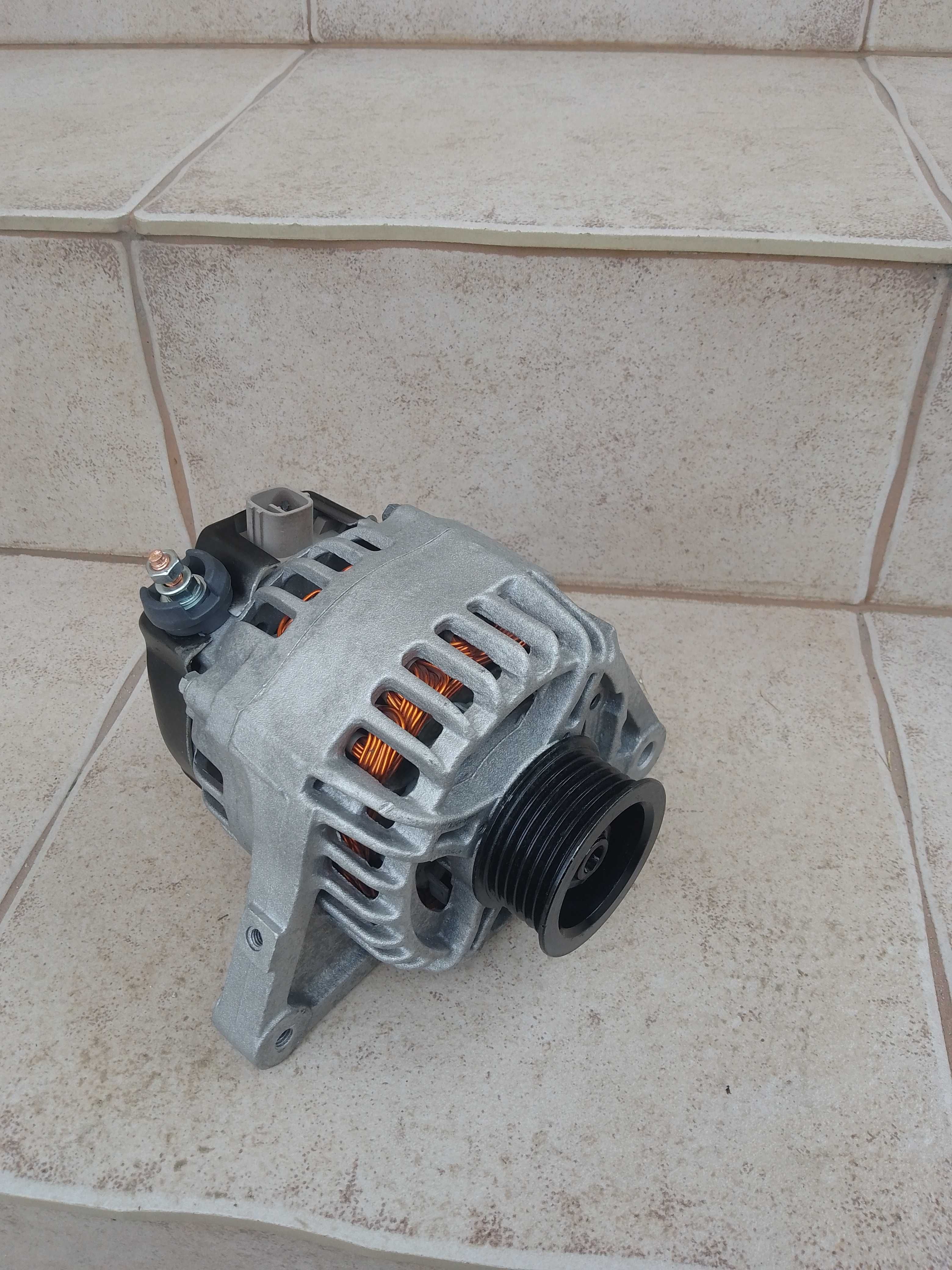 Alternator Toyota Avensis 1.8 VVTi Corolla Auris 1.4 VVTi / Yaris