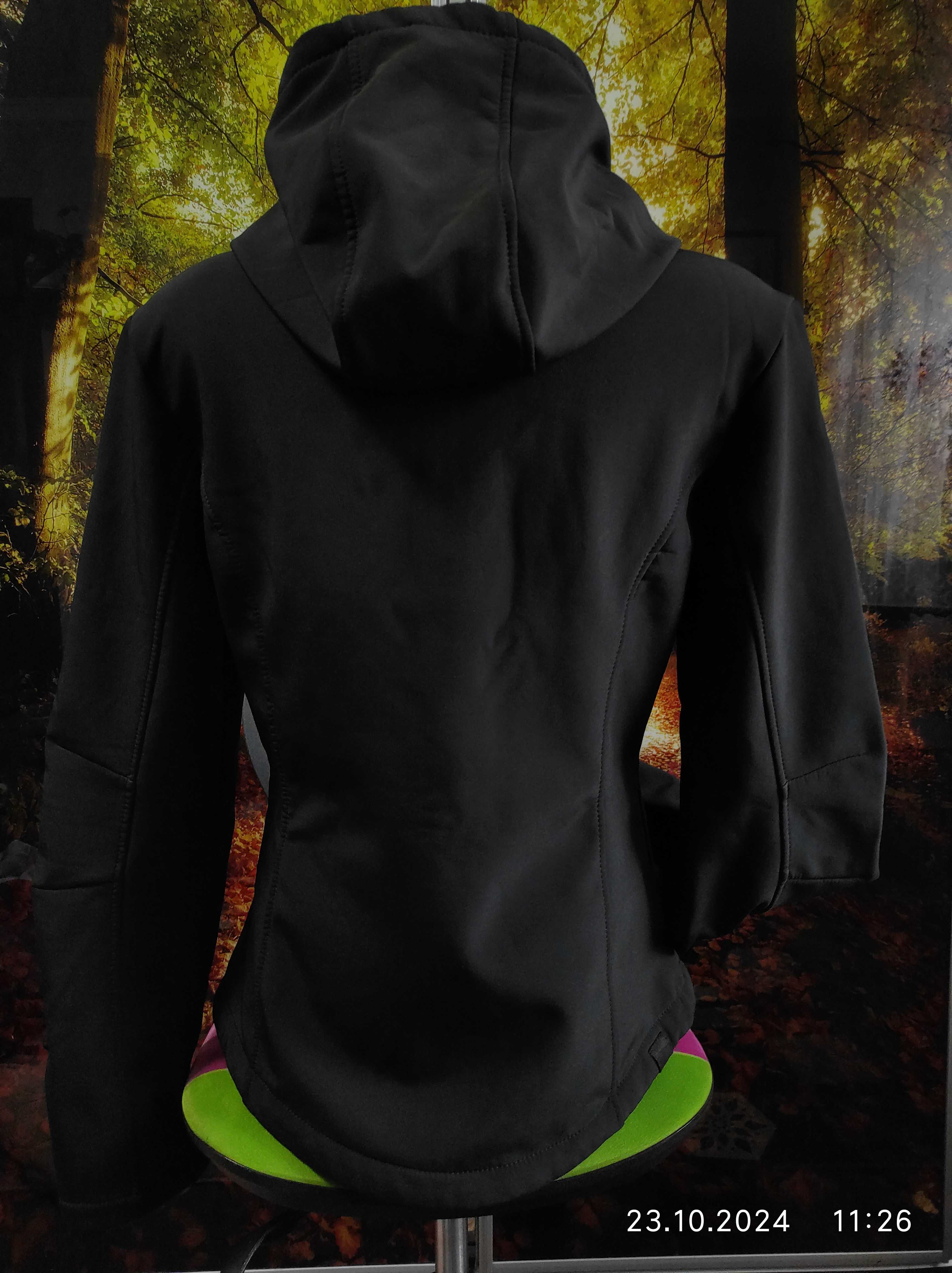 Жіноча,фірмова,термо куртка на флісі-softshell-44 р-Bench