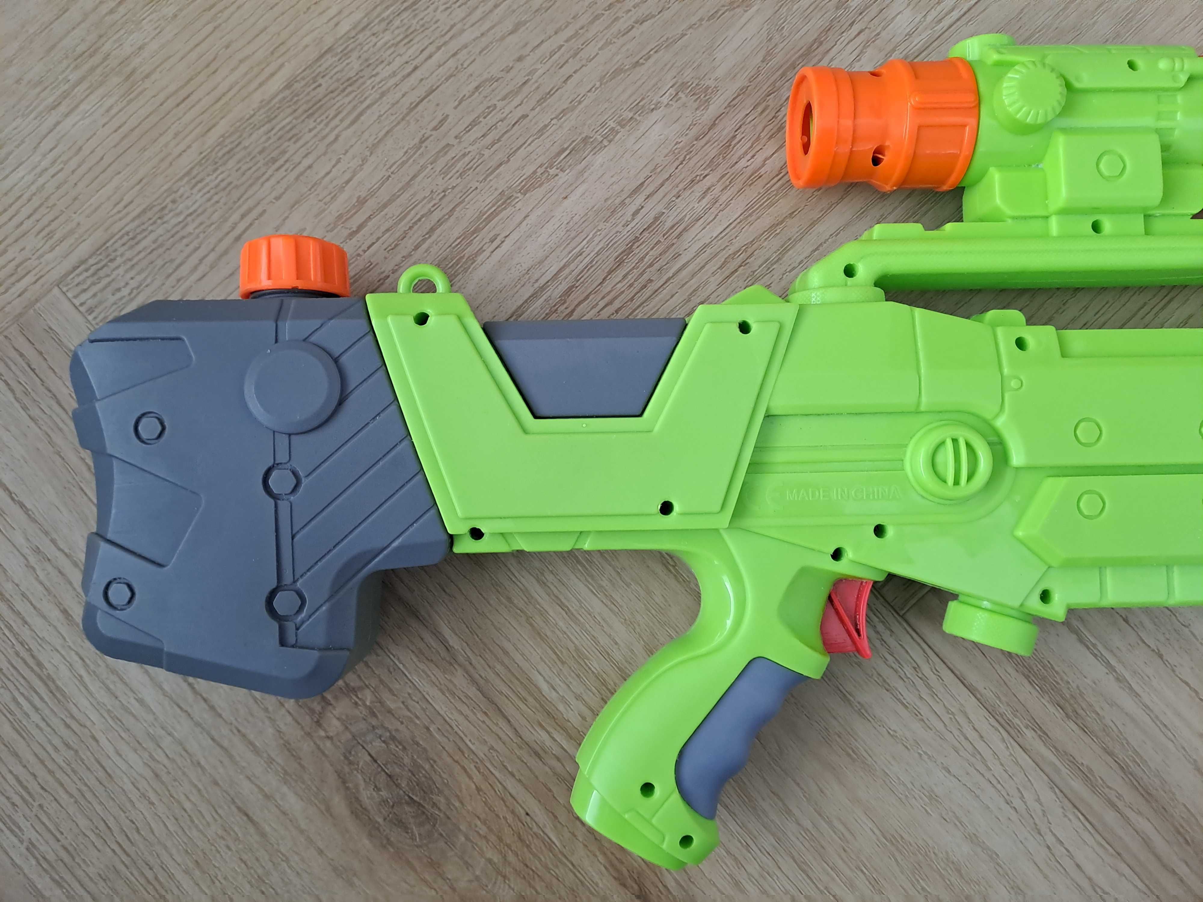 Duży pistolet na wodę, Water Gun (2)