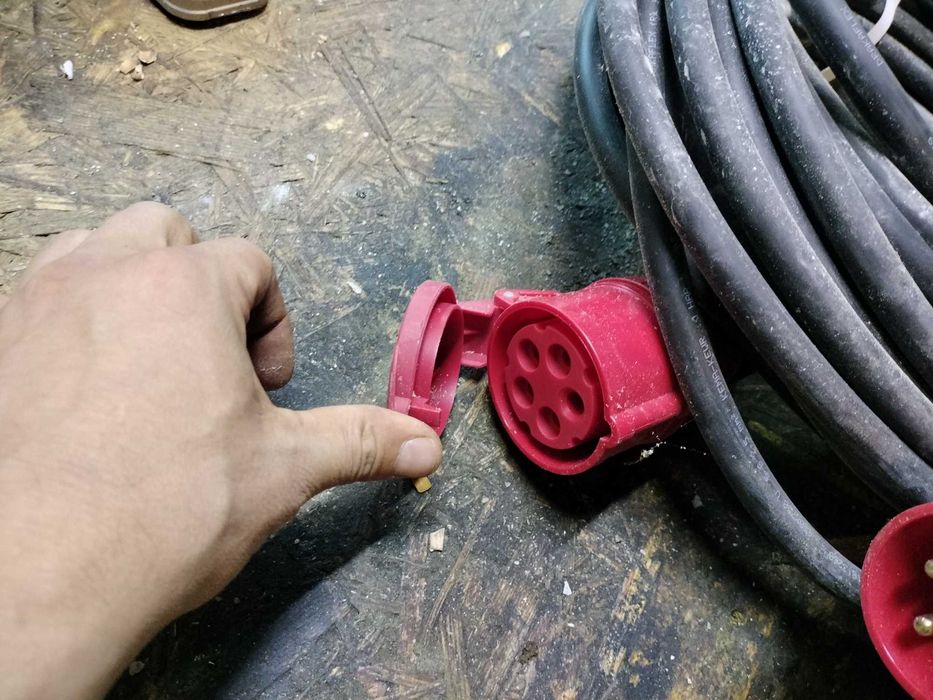 Sprzedam przewód elektryczny 16A 5x2.5 25mb