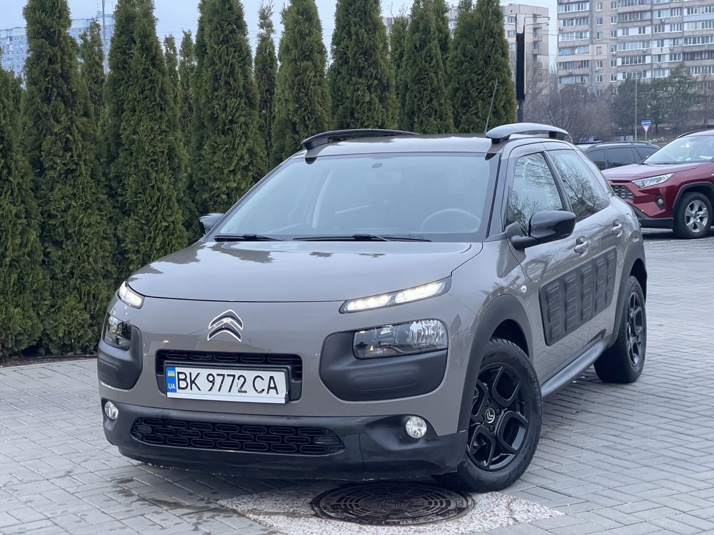 CITROEN kaktus c4 2018 год