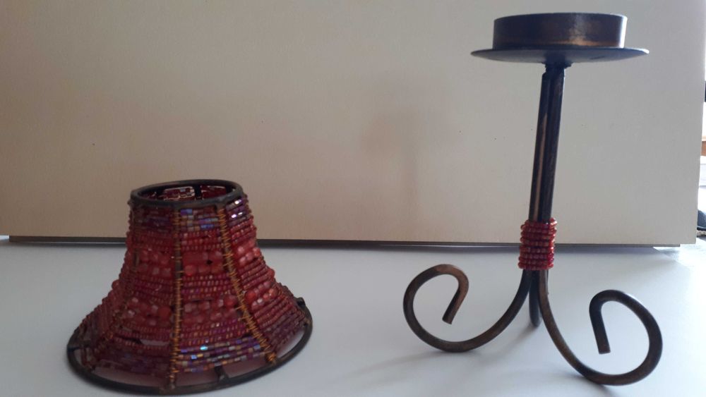 Świecznik na tealight z miedzi i koralików