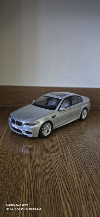 Bmw M5 F10 1:18 Full Open firmy Paragon