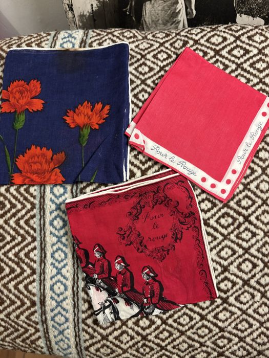 3 pequenos lenços para baton antigos