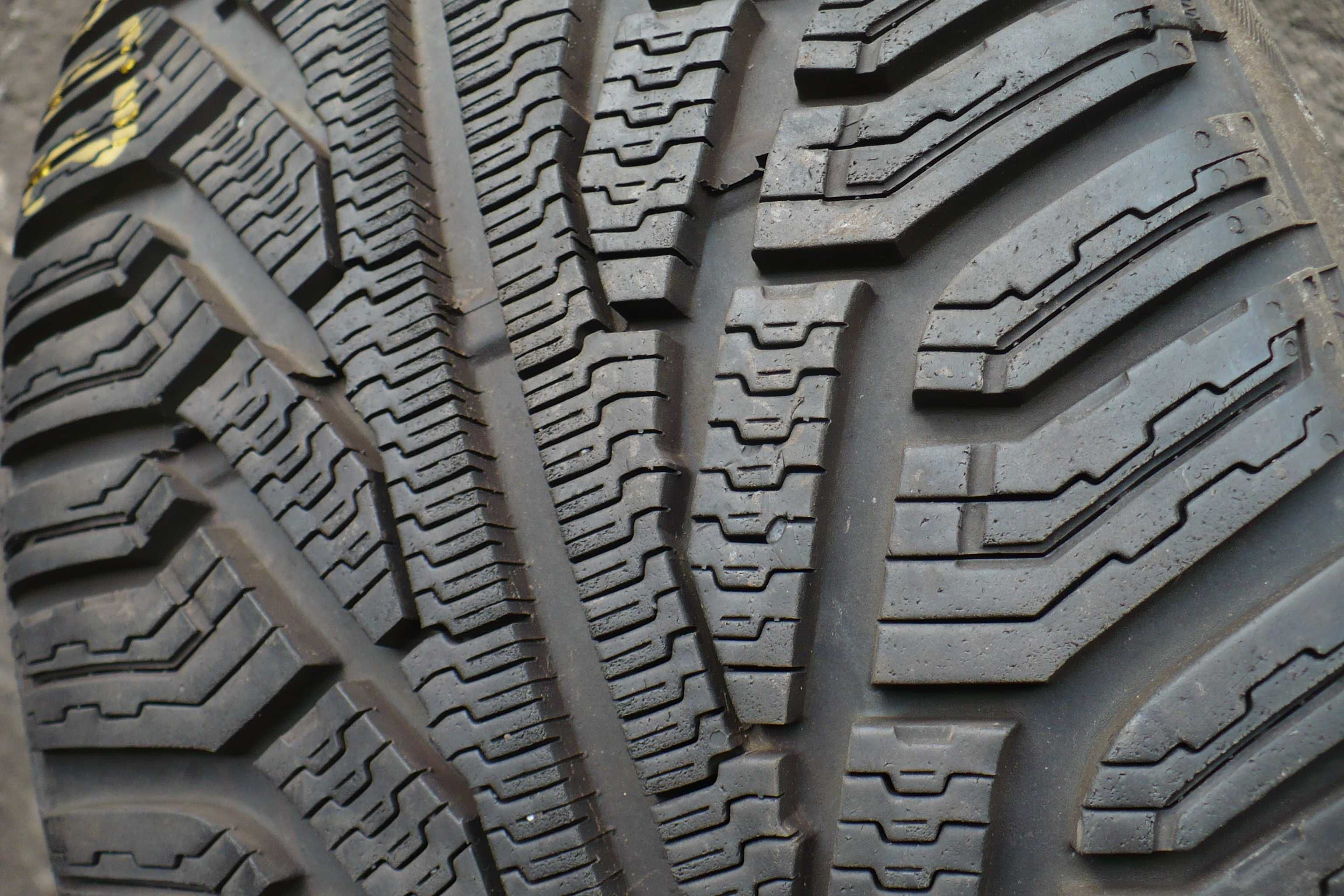 Opony Uniroyal MS Plus77 225/40R18 92Y Zima 8mm 2szt. 2016r.