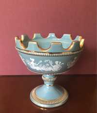 Taça decorativa de loiça com motivos romanos