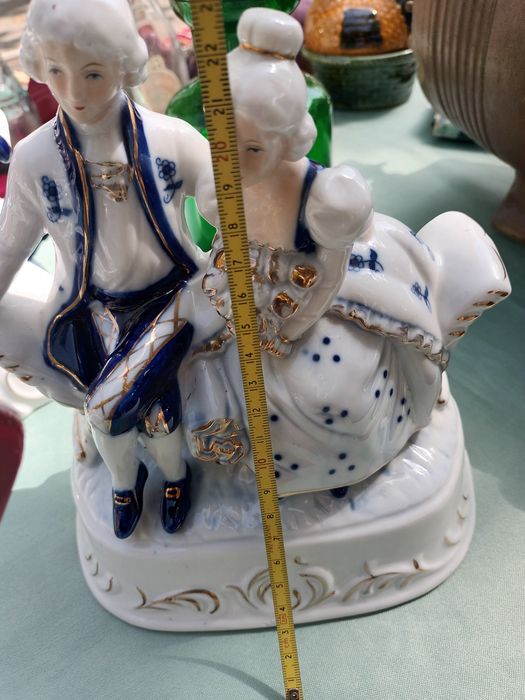 Estatuetas em porcelana branca/azul
