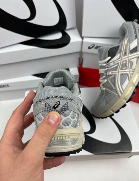 [РОЗПРОДАЖ] кросівки Asics Gel-Kahana 8