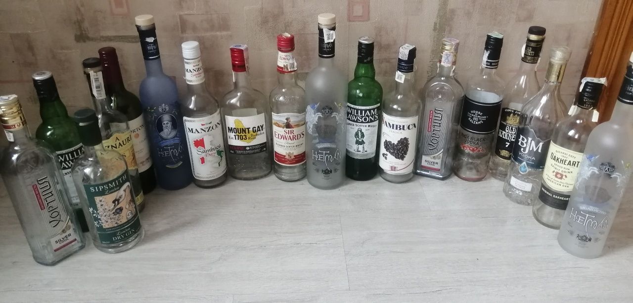 Красивые бутылки 0.7л. Новые
