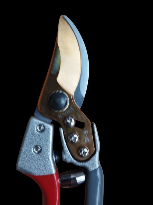 Профессиональный японский секатор  SACURA GOLD