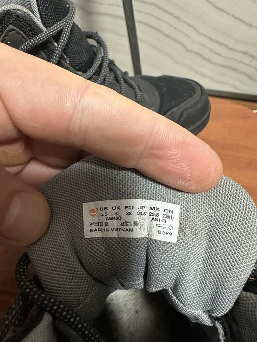 Ботинки зимнее  Timberland 38 розмир