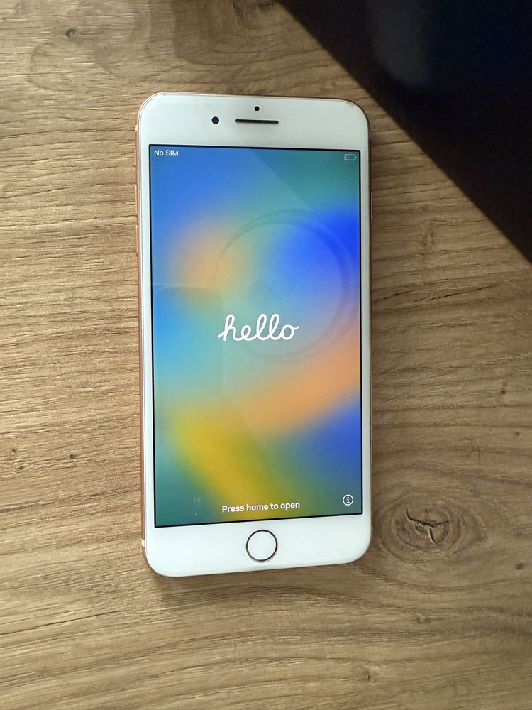 iPhone 8 Plus uszkodzony