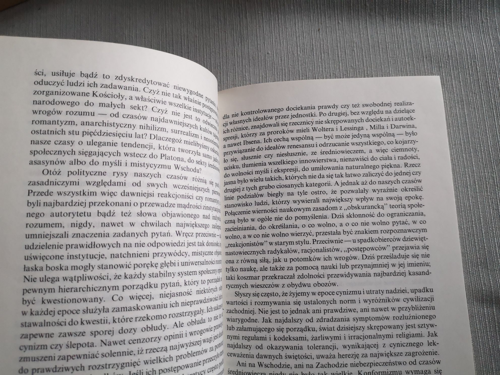 Cztery eseje o wolności. Isaiah Berlin. Politologia i filozofia