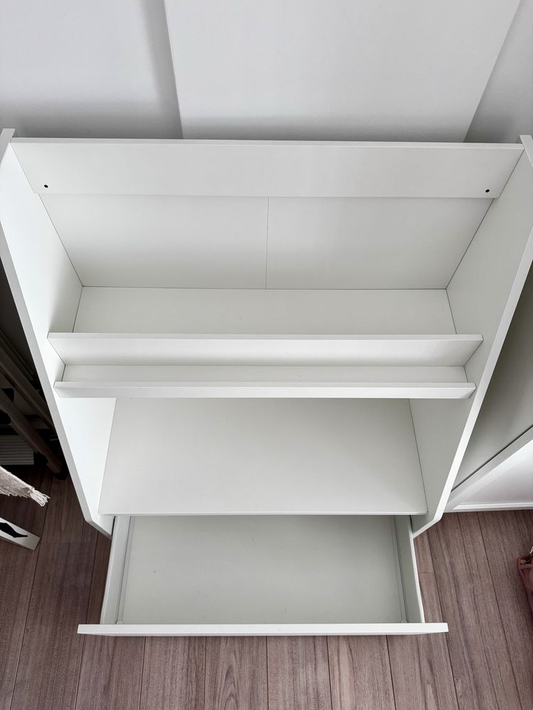 Estante com arrumação Ikea