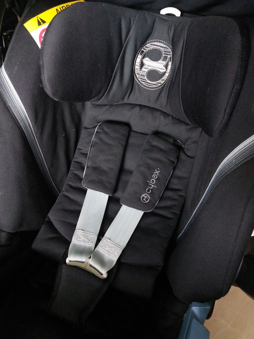 Cybex Aton 5 z bazą