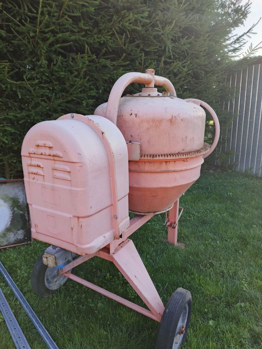 Betoniarka 250l.