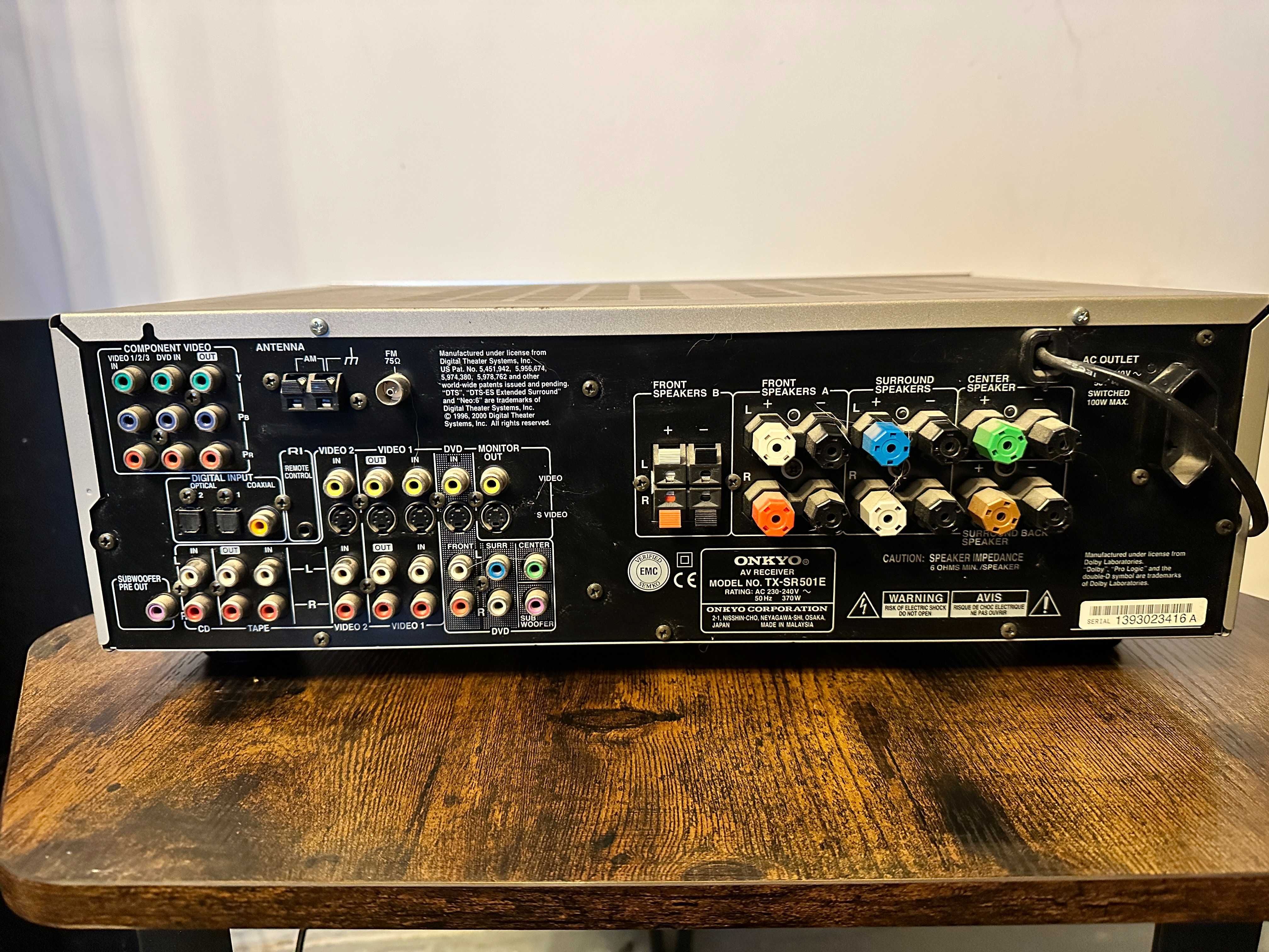 Amplituner ONKYO TX SR501E z pilotem