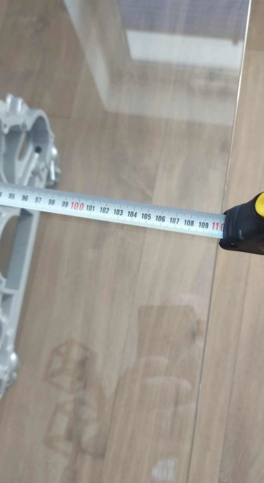 Stolik kawowy z silnika V8