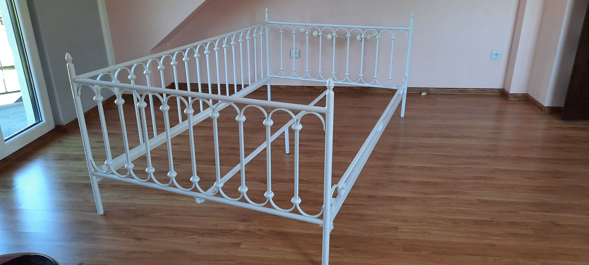 Łóżko metalowe 110x200 białe