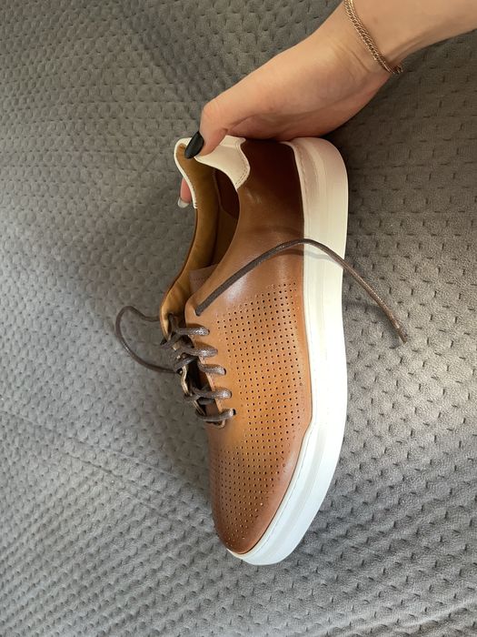 Чоловічі Стильні Шкіряні Кросівки ESTRO