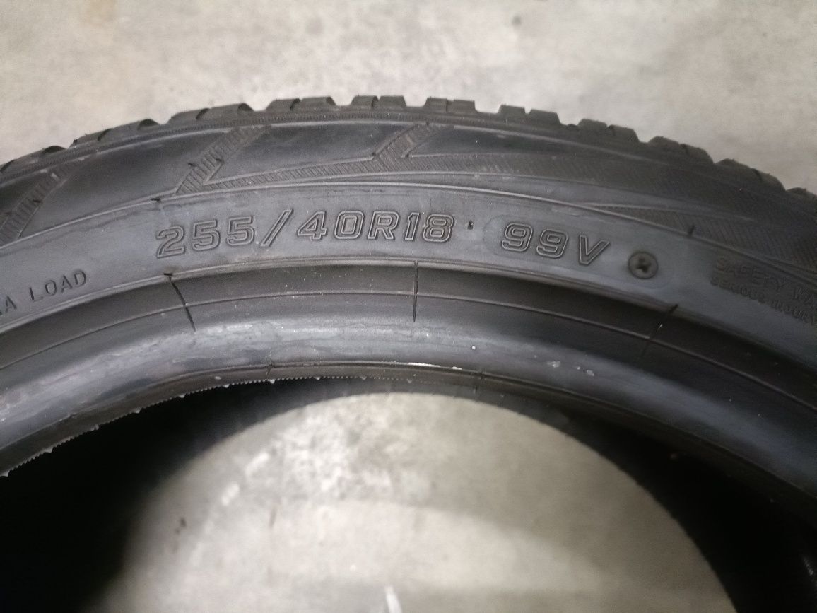 Opona zimowa Falken EuroWinter HS01 255/40R18 99V
