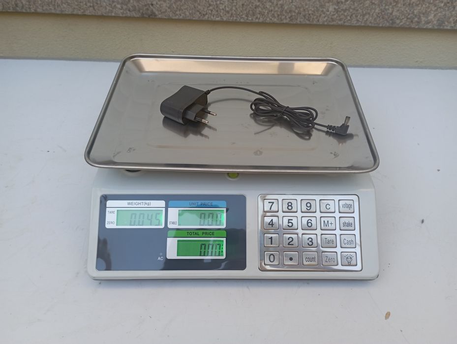 Balança digital pesa até 40 kg
