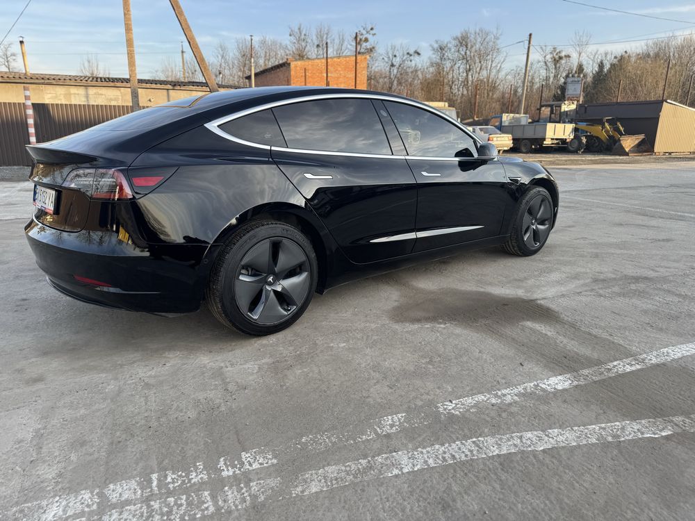 TESLA MODEL 3 2019року