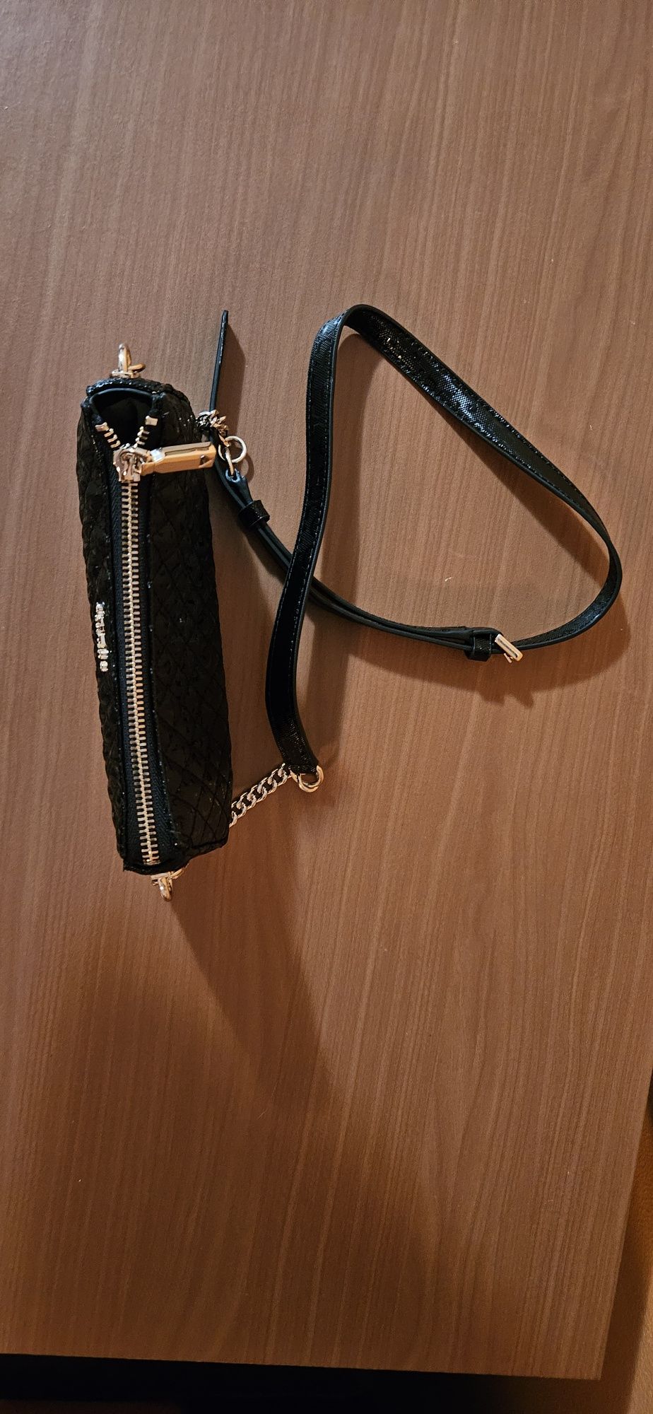 Mala Guess NOValA