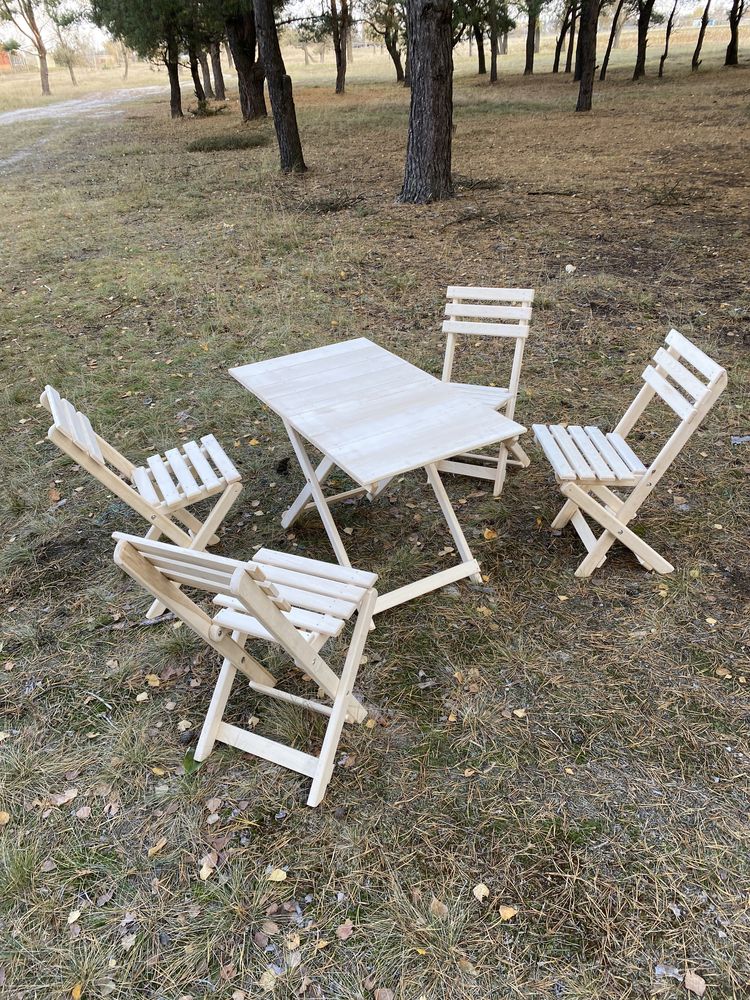 Столик с стульями для дачи дома отдыха на природе