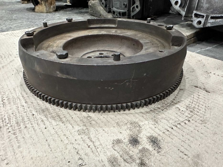 Маховик Opel omega frontera 2.4L 8v c24ne  90322396