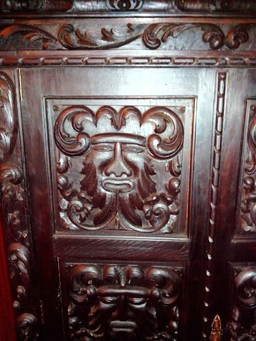 Móvel antigo estilo Barroco