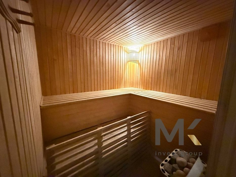 Будинок з банею в Петрушках