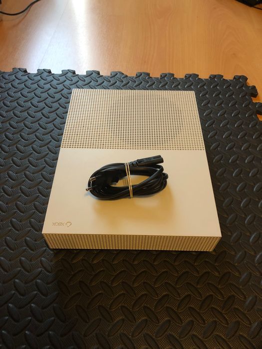 Xbox One S Digital Edition Console | Some signs of use64551468378243121