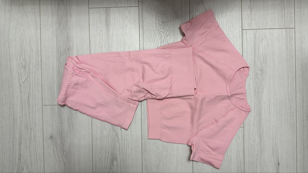 Спортивний , повсякденний одяг . Лосини , шорти , костюм