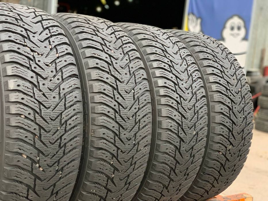 Шини зимові 4шт 215/65 R17 Nokian Hakkapelita 8 SUV