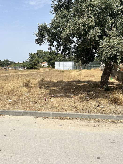 Vendo 2 lotes  de terreno com.630m cada