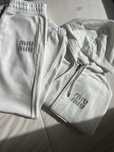 Bialy damski dres s -nowy