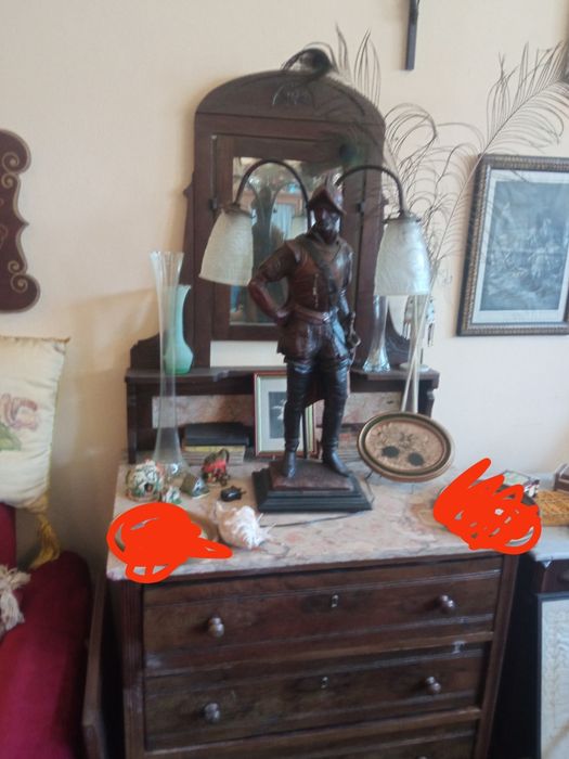 Candeeiro muito antigo, de bronze