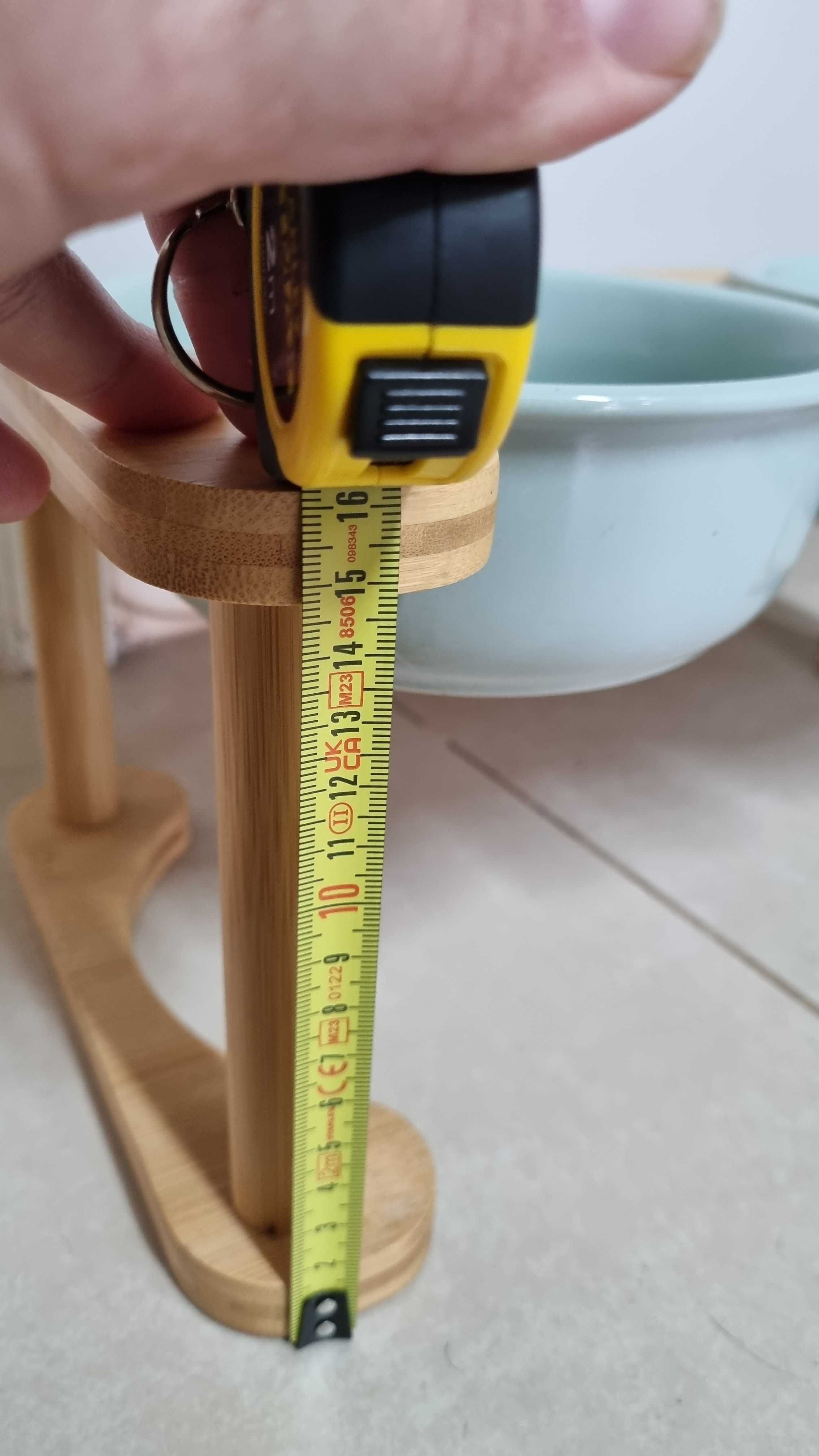 Tigela de cerâmica elevada para cães