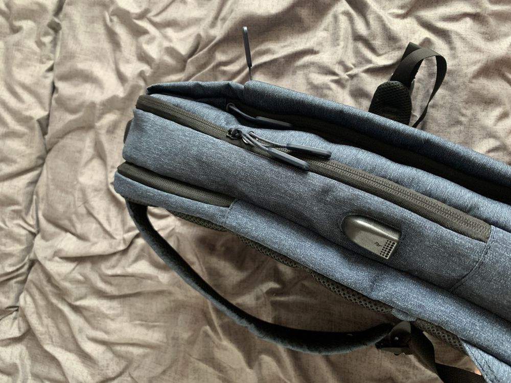 Рюкзак для ноутбуків.