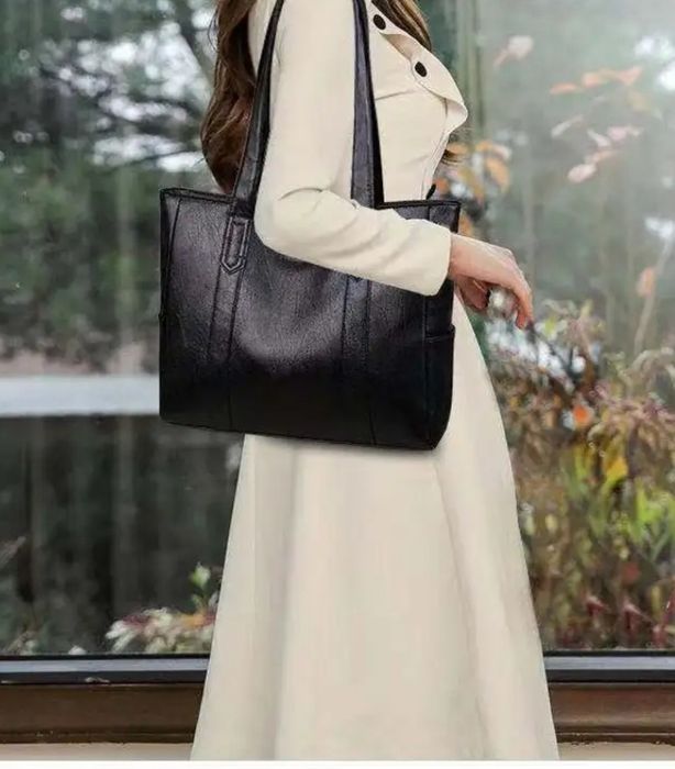 Жіноча велика сумка