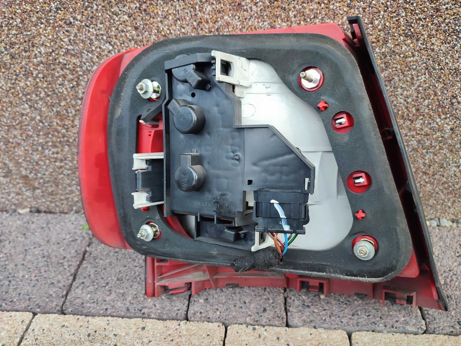 Lampa Tylna Prawa Lewa Audi A4 B5 Sedan Lift