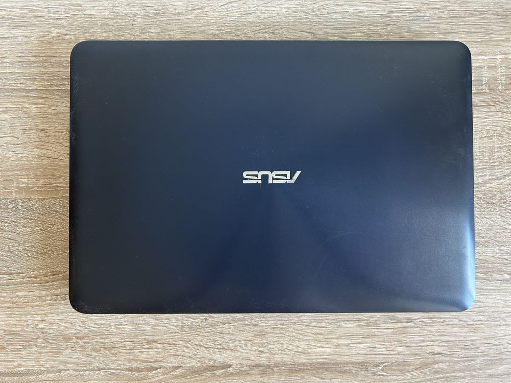 Laptop Asus R558U